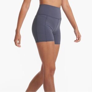 Vuori Shorts